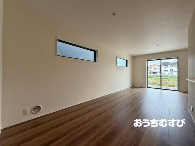 春日井市柏井町7丁目(全4棟)の居間・リビング