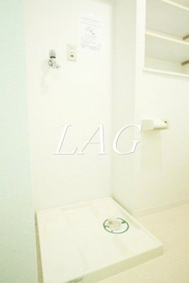 【設備】 | グリフィン横浜・セントラルステージ | 室内洗濯機置場です。