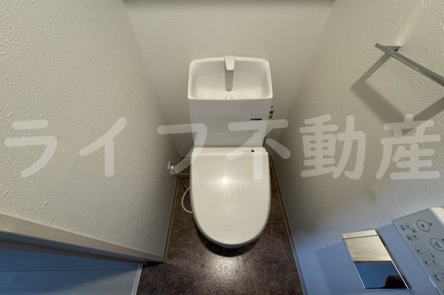 F asecia 近大前のトイレ|シンプルで使いやすいトイレです