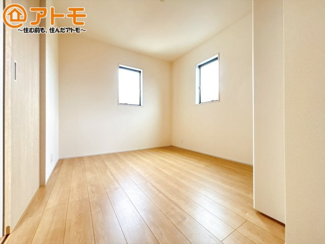 【子供部屋】 | 沼津市小林台　新築一戸建て　全1棟 | 収納豊富な洋室は使い勝手良好です！
