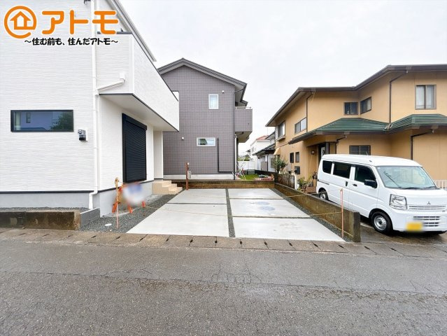 【駐車場】 | 沼津市小林台　新築一戸建て　全1棟 | ゆったりスペースで、駐車も楽ちん♪