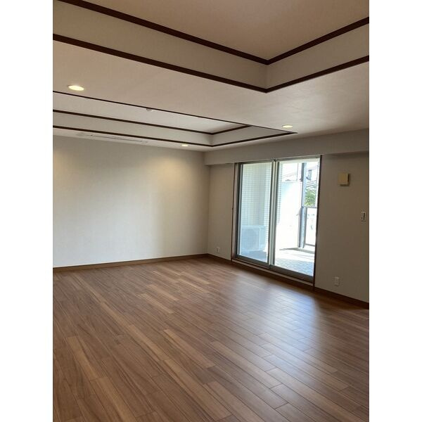 名次町ロジュマンの居間・リビング