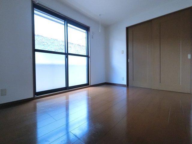 ロイヤルクレッセント西登戸の内装