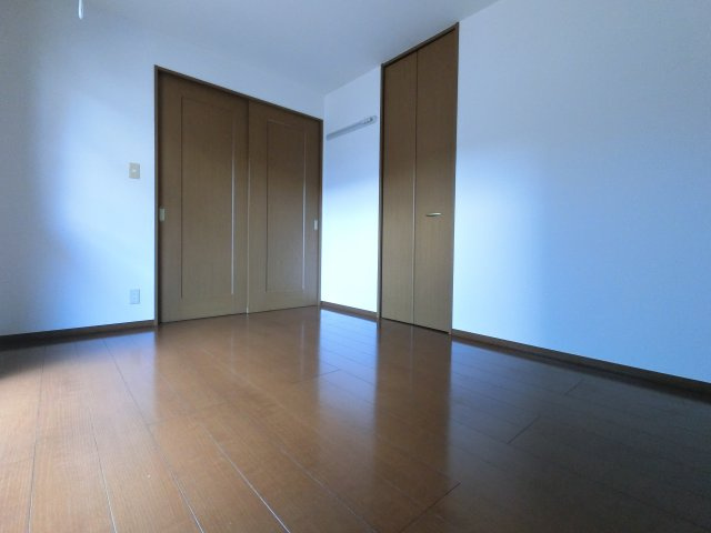 ロイヤルクレッセント西登戸の内装