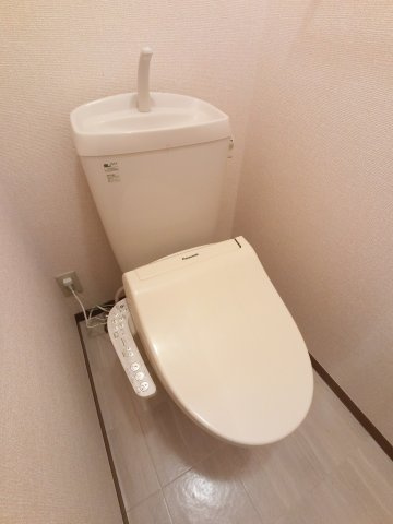ロイヤルクレッセント西登戸のトイレ