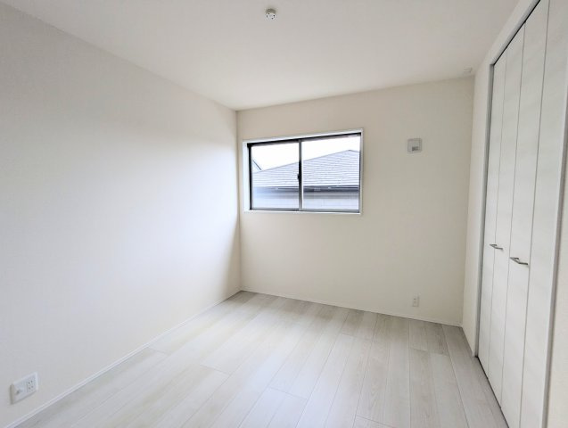 瀬戸市松原町三丁目　全2棟の洋室