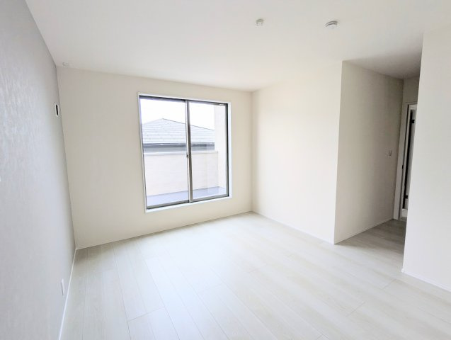 瀬戸市松原町三丁目　全2棟の洋室