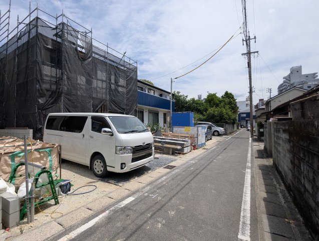 瀬戸市松原町三丁目　全2棟の前面道路含む現地写真