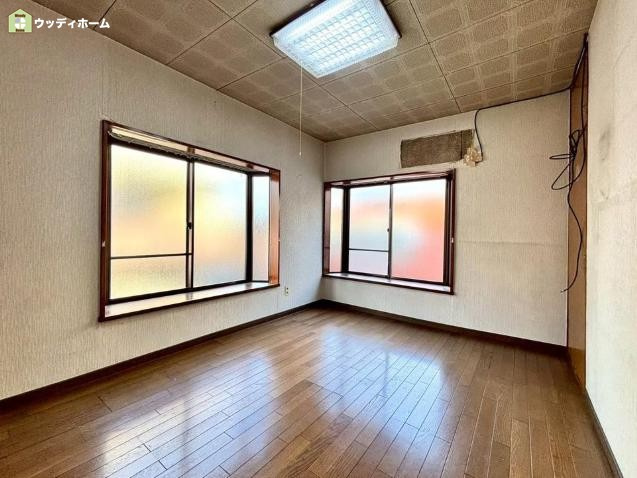 川口市赤井　中古一戸建ての洋室