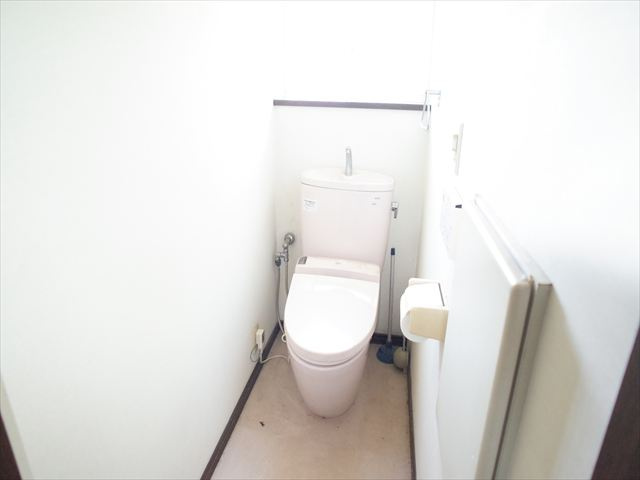 比企郡小川町東小川中古戸建のトイレ|2階