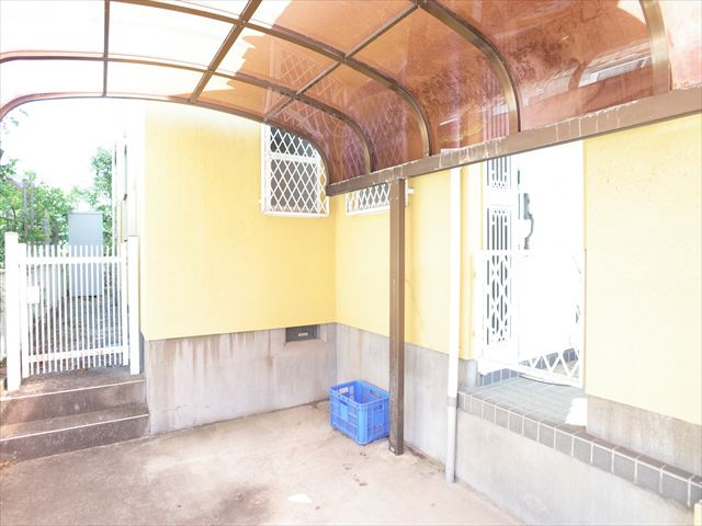 比企郡小川町東小川中古戸建の駐車場|カーポート