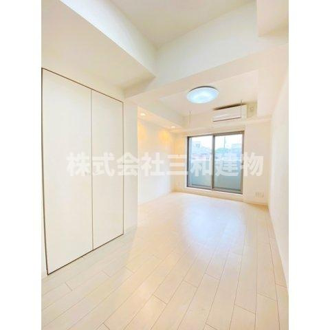 Ｂｅｖｅｒｌｙ　Ｈｏｍｅｓ　赤塚公園Ⅱの居間・リビング