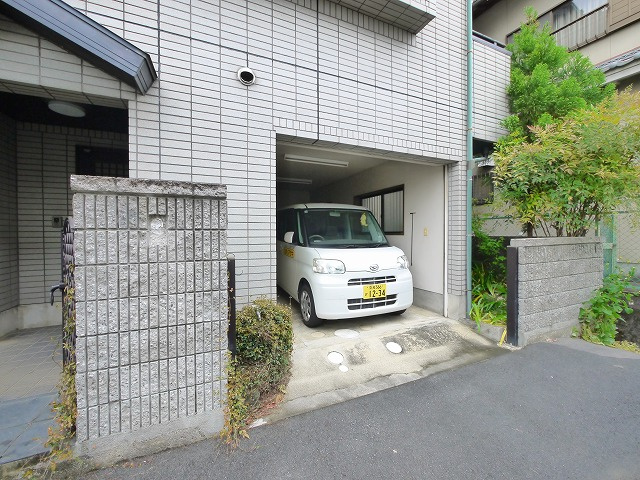小阪戸建の駐車場|駐車場があります
