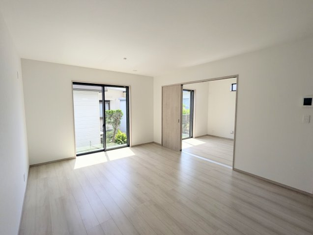 ハートフルタウン　春日井市高森台七丁目1番　全2棟の居間・リビング