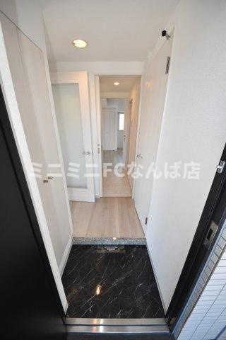 コスモリード谷町六丁目　リノベ　フリーレントの玄関