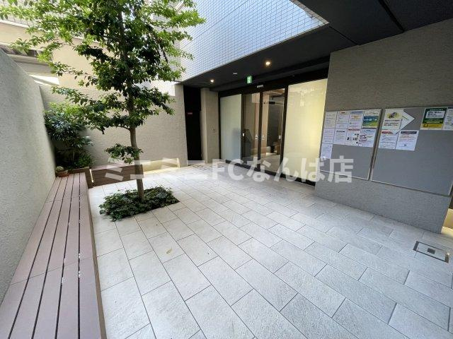 コスモリード谷町六丁目　リノベ　フリーレントのエントランス