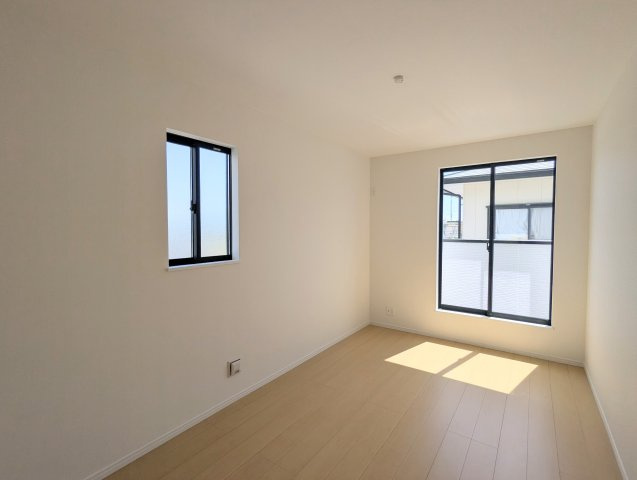 ハートフルタウン　春日井市高森台七丁目1番　全2棟の洋室