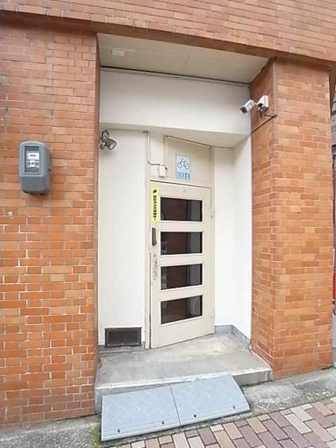 大建ビルのエントランス