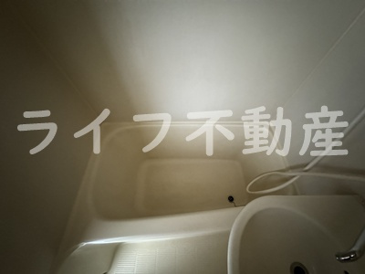 サニーマンションの浴室|コンパクトで使いやすいお風呂です