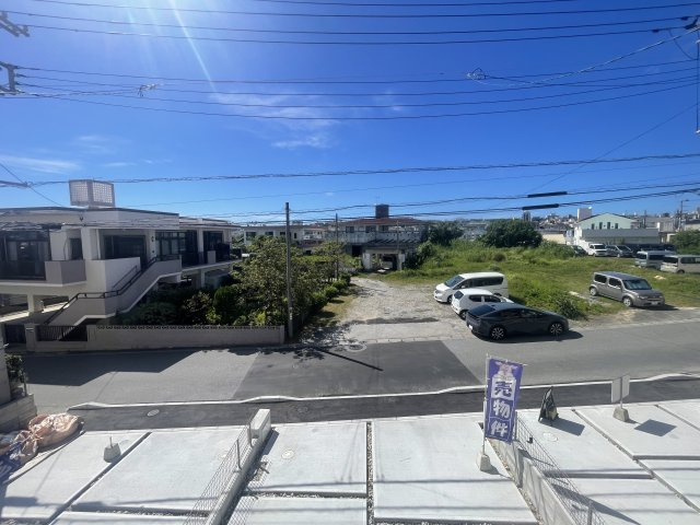 読谷村大木（全3棟）のバルコニー|※同仕様写真です
