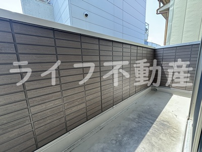 アークグレイス源氏ケ丘のバルコニー|開放的で明るい空間を演出してくれるバルコニーです