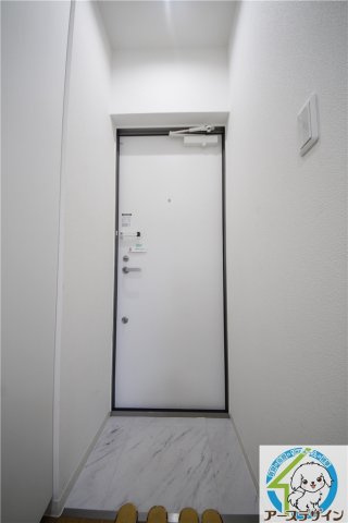 ノイシュヴァン朝霧山手の玄関|※類似部屋
