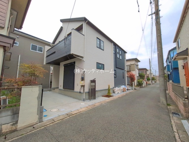 春日部市備後西2丁目2期　新築一戸建ての前面道路含む現地写真