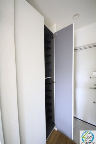 ノイシュヴァン朝霧山手の収納