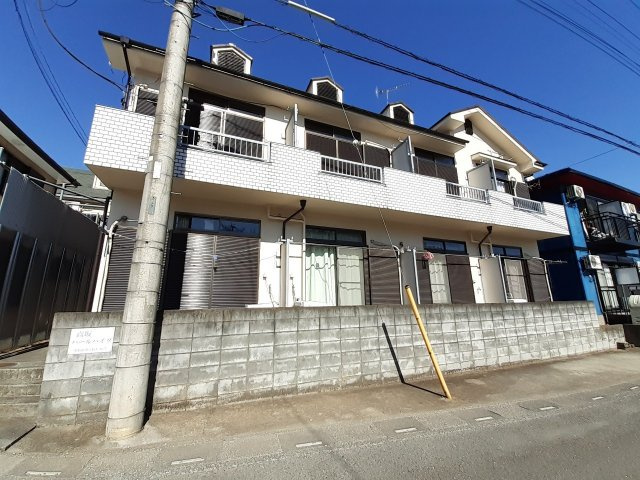 高坂パールハイツの外観