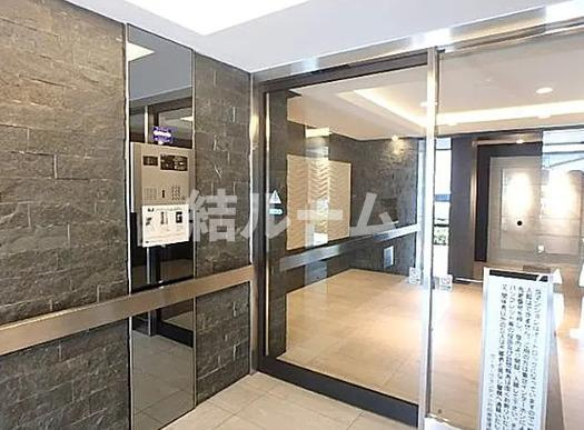 板橋区小茂根４丁目の賃貸マンションのエントランス