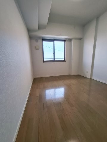 Xpavela甲東園の居間・リビング|6.5帖