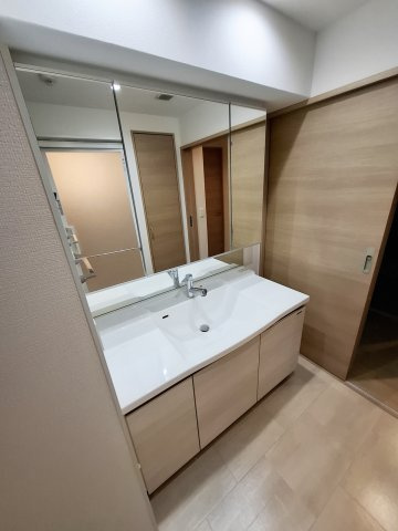 Xpavela甲東園の洗面所
