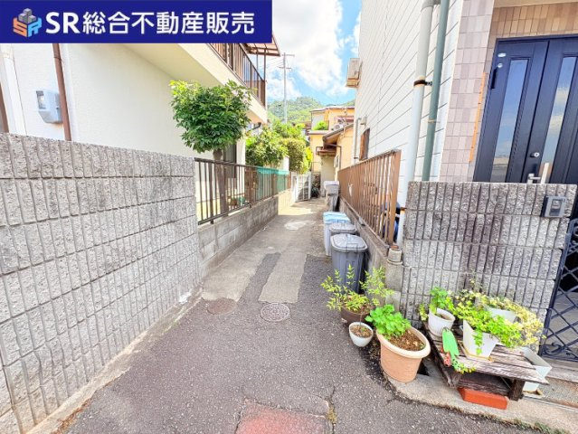 喜里川町中古戸建の収納|容量たっぷりのウォークインクローゼット♪