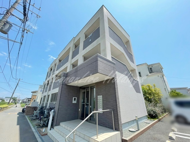 茅ヶ崎市菱沼２丁目の賃貸マンションの外観