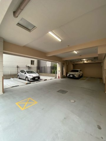 REGINAの駐車場
