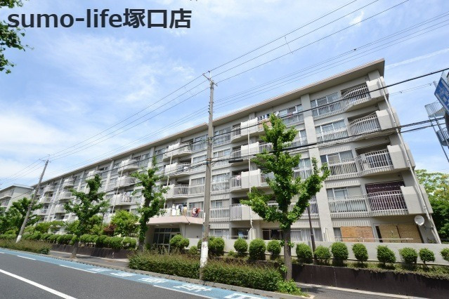 マンション塚口の外観