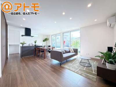 【居間・リビング】 | 御殿場市東田中　新築一戸建て　2号棟 | 広々としたリビングは家具によって雰囲気が変わります♪