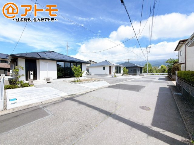 【前面道路含む現地写真】 | 御殿場市東田中　新築一戸建て　2号棟