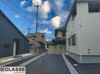 【前面道路含む現地写真】 | 木津川市木津第32　新築戸建　2区画・1号棟
