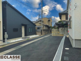 【前面道路含む現地写真】 | 木津川市木津第32　新築戸建　2区画・1号棟