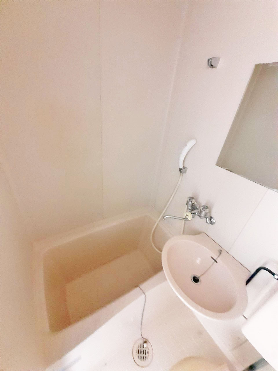 ベルハイツ長瀬A棟の浴室|コンパクトで使いやすいお風呂です