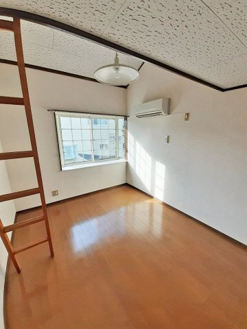 ベルハイツ長瀬A棟の洋室|個人の部屋や寝室として使える洋室です