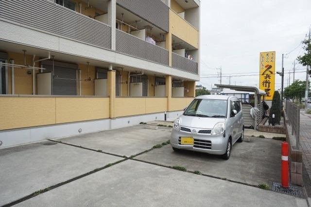 エンドレスハイムの駐車場|駐車スペースもあります