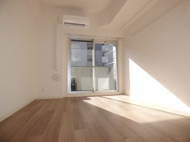 大阪市中央区谷町７丁目の賃貸マンションの居間・リビング
