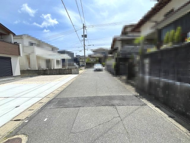 【その他】 | 福岡市西区野方4丁目　1号棟（全1棟）【仲介手数料無料・0円】 | 現地写真。前面道路です。