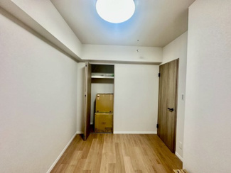 【洋室】 | アデニウム北加賀屋 | 【全居室窓有】各お部屋に窓があるので、明るく風通しがいいです！快適な住まいに家族の笑顔も増えますね！