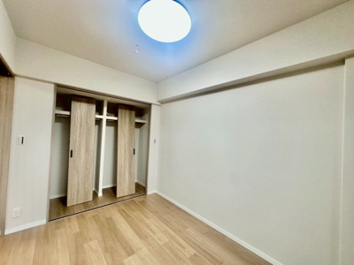 【収納】 | アデニウム北加賀屋 | 【クローゼット】お部屋を広く利用するために必須なクローゼットが全室付いています♪もちろんお荷物を収納されても良しの勝手の良いクローゼットは嬉しいですね♪