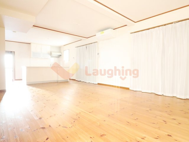 藤光1丁目戸建ての居間・リビング|ゆったりとしたリビングです