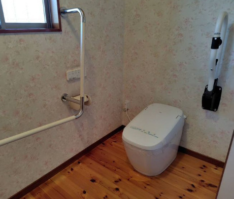藤光1丁目戸建てのトイレ|落ち着いた色調のトイレです