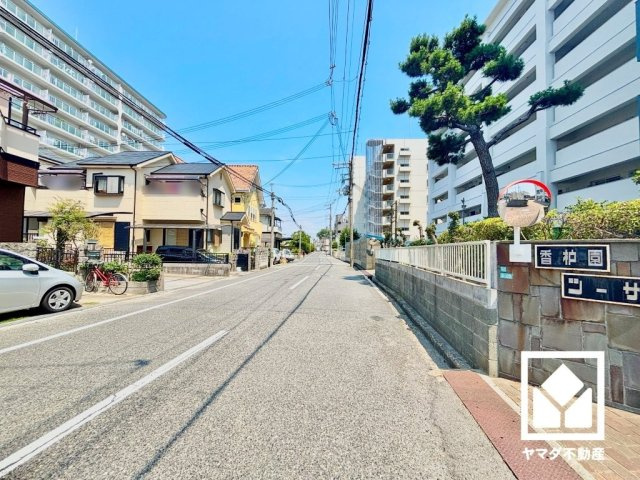 香枦園シーサイドヴィラの周辺|阪神本線「香櫨園」駅まで徒歩17分、JR東海道本線「さくら夙川」駅まで徒歩25分の立地。2沿線利用可能で、毎日の通勤・通学だけでなく、休日のお出かけまで利便性に優れています。